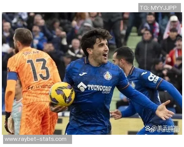 西甲激战：拜仁逆转马竞乌龙球引发争议判罚全场沸腾