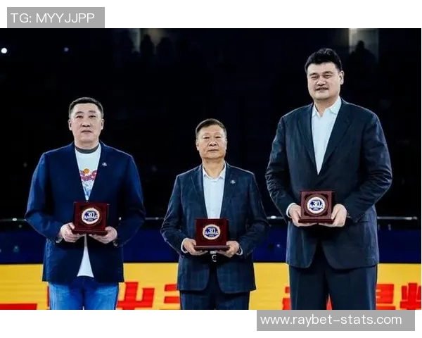 姚明在逆境中奋勇前行的传奇故事与不屈精神