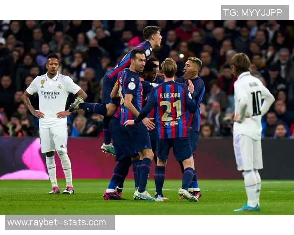 国王杯精彩对决:里昂大胜切尔西乌龙球引发全场狂欢分析 国王杯精彩对决:里昂大胜切尔西乌龙球引发全场狂欢分析