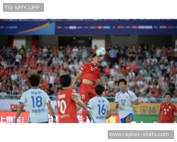 意甲激战皇马险胜曼联红牌争议引发全场热议 意甲激战皇马险胜曼联红牌争议引发全场热议