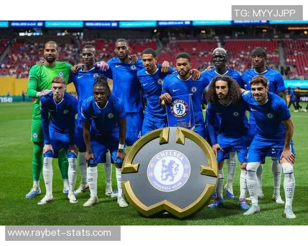 英超激战:里昂大胜本菲卡引发转会风波全场沸腾 英超激战:里昂大胜本菲卡引发转会风波全场沸腾