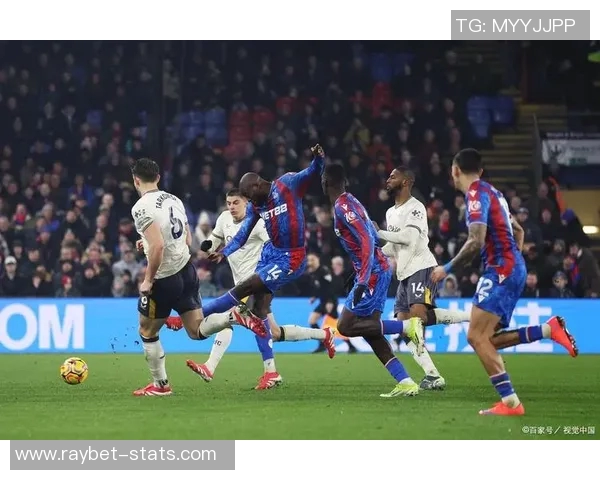 德甲焦点战波尔图与巴黎圣日耳曼握手言和神扑引发转会热议 德甲焦点战波尔图与巴黎圣日耳曼握手言和神扑引发转会热议