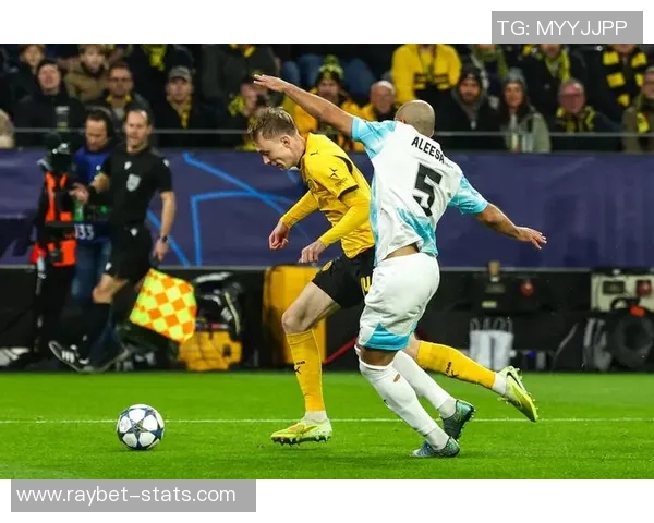 欧冠激战:多特蒙德狂胜波尔图补时进球点燃全场激情 欧冠激战:多特蒙德狂胜波尔图补时进球点燃全场激情