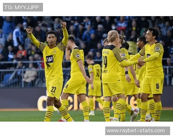 德甲经典对决：多特蒙德逆转皇马红牌争议引发全场热议