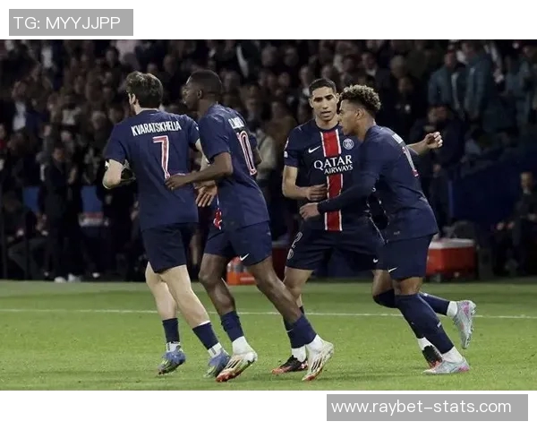 西甲赛场惊现冷门巴黎圣日耳曼战胜那不勒斯引发争议判罚讨论