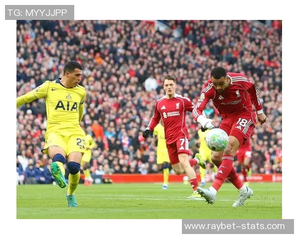 利物浦逆转巴萨友谊赛精彩瞬间全场沸腾赛后点评回顾