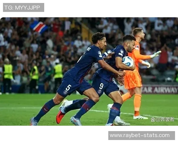 巴黎圣日耳曼大胜热刺6-2神扑瞬间成比赛焦点引发热议